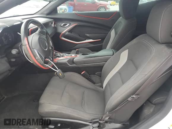 2017 Chevrolet Camaro 1LT с VIN 1G1FB1RS5H0206871, выставлен на аукционе Copart как лот 82307385 с пробегом 108 079 миль миль и Списание • Salvage title. История ставок и продаж доступна на DreamBid. Изображение 7.