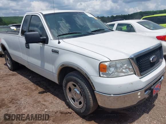 2007 Ford F-150 XL с VIN 1FTRF12W17NA74098, выставлен на аукционе IAAI как лот 42462695 с пробегом 384 331 миль миль и . История ставок и продаж доступна на DreamBid. Изображение 1.