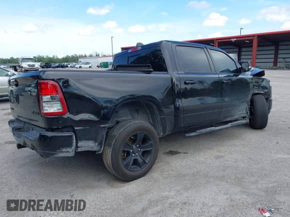 2020 Ram 1500 Big Horn z VIN 1C6SRFFT1LN216425, wystawiony jako IAAI lot #42675576 z przebiegiem 73 731 mil mil oraz . Historia ofert i sprzedaży dostępna na DreamBid. Obrazek 4.