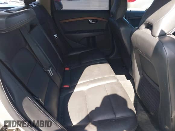 2011 Volvo XC70 3.2L with VIN YV4940BZ0B1095869, listed as a IAAI auction lot 42152626 with 133,696 mi miles and . Bid and sale history available at DreamBid. Image 8.