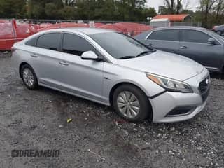 2016 Hyundai Sonata SE with VIN KMHE24L18GA040953, listed as a IAAI auction lot 43556614 with 172,563 mi miles and . Bid and sale history available at DreamBid. Image 1.