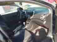 2015 Chevrolet Sonic RS с VIN 1G1JG6SB7F4135777, выставлен на аукционе IAAI как лот 41526571 с пробегом Не указан миль и . История ставок и продаж доступна на DreamBid. Изображение 5.