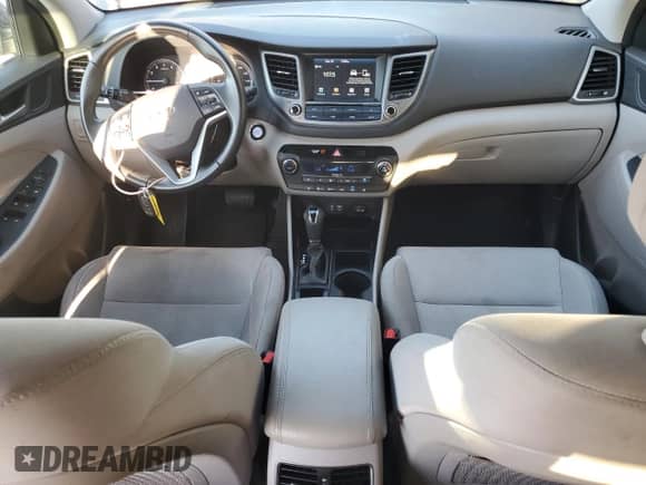 2018 Hyundai Tucson Limited with VIN KM8J3CA28JU753813, listed as a Copart auction lot 84204335 with 83,840 mi miles and Salvage title. Bid and sale history available at DreamBid. Image 8.