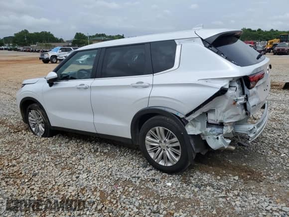 2024 Mitsubishi Outlander ES with VIN JA4J3UA80RZ067143, listed as a Copart auction lot 58398165 with 22,518 mi miles and Salvage title. Bid and sale history available at DreamBid. Image 2.