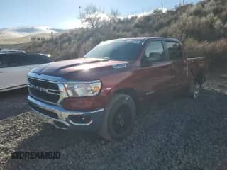 2021 Ram 1500 Lone Star z VIN 1C6SRFFT1MN729921, wystawiony jako Copart lot #45805745 z przebiegiem 61 491 mil mil oraz Szkoda całkowita • Salvage title. Historia ofert i sprzedaży dostępna na DreamBid. Obrazek 1.