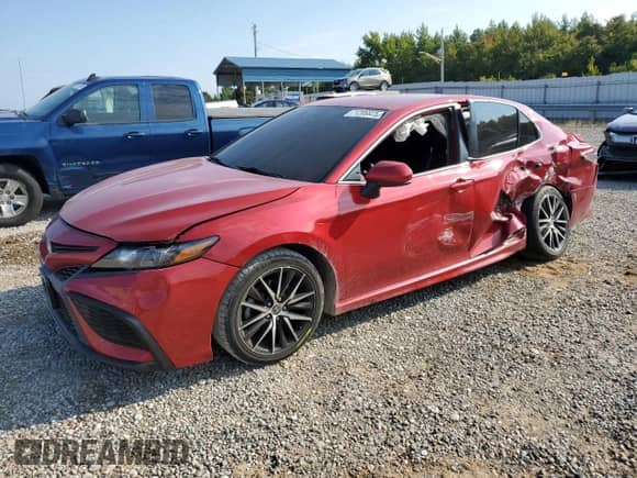 2021 Toyota Camry SE Nightshade z VIN 4T1G11AK5MU479916, wystawiony jako Copart lot #71206825 z przebiegiem 82 202 mil mil oraz Szkoda całkowita • Salvage title. Historia ofert i sprzedaży dostępna na DreamBid. Obrazek 1.