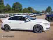 2014 Volvo S60 T6 with VIN YV1902FH3E2274346, listed as a IAAI auction lot 43381749 with 168,324 mi miles and . Bid and sale history available at DreamBid. Image 13.
