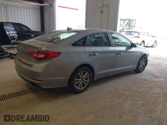 2016 Hyundai Sonata SE с VIN 5NPE24AF0GH393750, выставлен на аукционе IAAI как лот 42644024 с пробегом 126 816 миль миль и . История ставок и продаж доступна на DreamBid. Изображение 4.