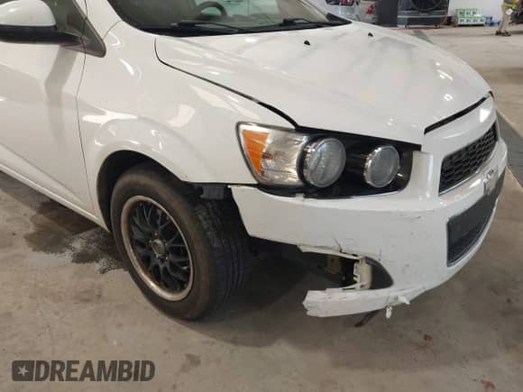 2013 Chevrolet Sonic LT с VIN 1G1JC5SH5D4214436, выставлен на аукционе IAAI как лот 43027720 с пробегом 150 318 миль миль и . История ставок и продаж доступна на DreamBid. Изображение 12.