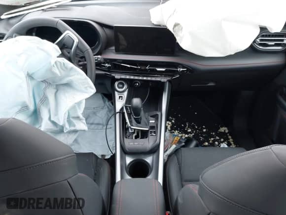 2023 Dodge Hornet GT z VIN ZACNDFAN4P3A02157, wystawiony jako IAAI lot #40727373 z przebiegiem Nie podano mil oraz . Historia ofert i sprzedaży dostępna na DreamBid. Obrazek 21.