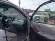 2006 Toyota Highlander Limited z VIN JTEDW21A760015845, wystawiony jako IAAI lot #43556874 z przebiegiem 211 286 mil mil oraz . Historia ofert i sprzedaży dostępna na DreamBid. Obrazek 5.