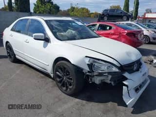 2005 Honda Accord EX с VIN JHMCM56725C006471, выставлен на аукционе IAAI как лот 43296153 с пробегом 224 369 миль миль и . История ставок и продаж доступна на DreamBid. Изображение 1.