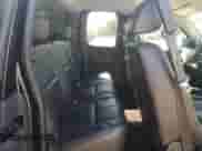 2009 Chevrolet Silverado 1500 LTZ z VIN 1GCEK39J69Z154749, wystawiony jako Copart lot #81431625 z przebiegiem 69 535 mil mil oraz Szkoda całkowita • Salvage title. Historia ofert i sprzedaży dostępna na DreamBid. Obrazek 10.