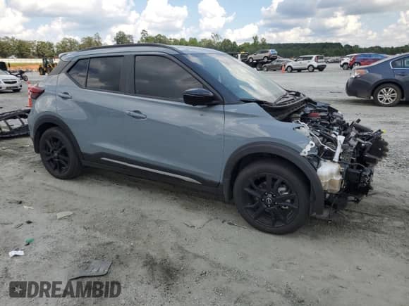 2024 Nissan Kicks SR с VIN 3N1CP5DV5RL562734, выставлен на аукционе Copart как лот 68355295 с пробегом 4 447 миль миль и Списание • Salvage title. История ставок и продаж доступна на DreamBid. Изображение 4.