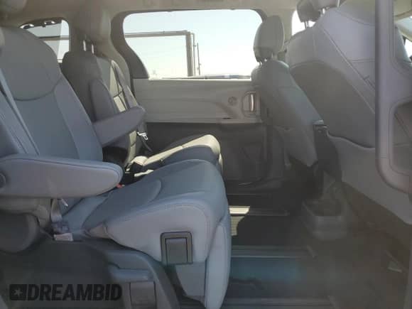 2024 Toyota Sienna Limited с VIN 5TDZRKEC7RS208401, выставлен на аукционе Copart как лот 57668615 с пробегом 9 206 миль миль и Списание • Salvage title. История ставок и продаж доступна на DreamBid. Изображение 11.