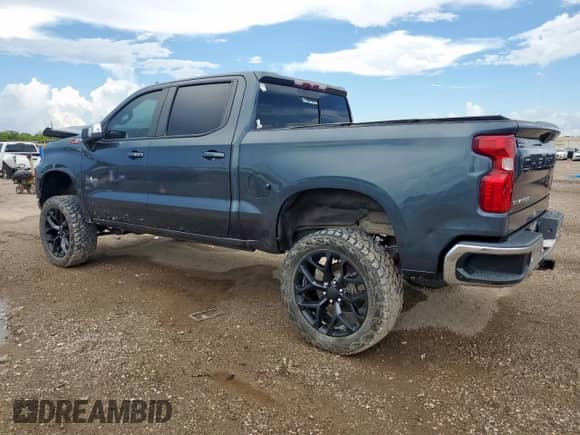 2020 Chevrolet Silverado 1500 LT с VIN 3GCUYDET1LG144533, выставлен на аукционе Copart как лот 68720435 с пробегом 137 541 миль миль и Списание • Salvage title. История ставок и продаж доступна на DreamBid. Изображение 2.
