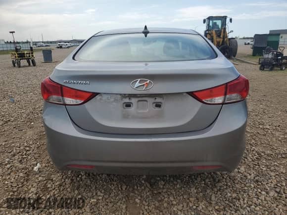 2013 Hyundai Elantra GLS z VIN KMHDH4AE5DU935181, wystawiony jako Copart lot #61976375 z przebiegiem Nie podano mil oraz Czysty tytuł • Clean title. Historia ofert i sprzedaży dostępna na DreamBid. Obrazek 6.