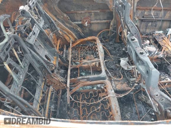 2015 Hyundai Santa Fe with VIN 5XYZUDLB2FG262539, listed as a IAAI auction lot 42690834 with 202,000 mi miles and . Bid and sale history available at DreamBid. Image 8.