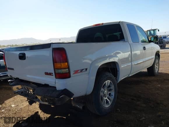 2003 GMC Sierra 1500 SLE с VIN 1GTEK19T33E171139, выставлен на аукционе IAAI как лот 41412832 с пробегом 531 035 миль миль и . История ставок и продаж доступна на DreamBid. Изображение 4.