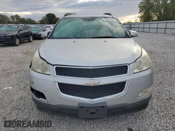2011 Chevrolet Traverse 2LT z VIN 1GNKRJED3BJ200715, wystawiony jako Copart lot #82493955 z przebiegiem 182 976 mil mil oraz Szkoda całkowita • Salvage title. Historia ofert i sprzedaży dostępna na DreamBid. Obrazek 5.