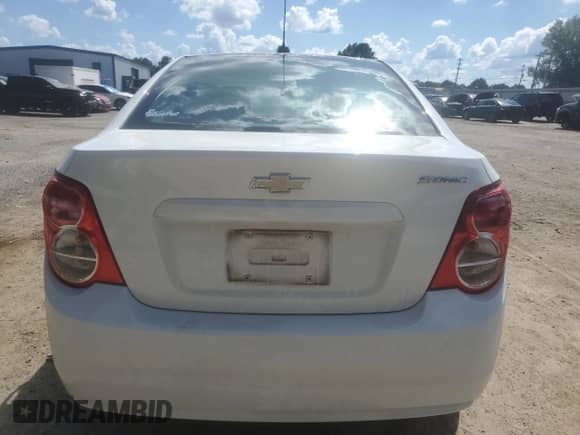 2016 Chevrolet Sonic LS с VIN 1G1JA5SH0G4118398, выставлен на аукционе Copart как лот 62730915 с пробегом 31 990 миль миль и Списание • Salvage title. История ставок и продаж доступна на DreamBid. Изображение 6.