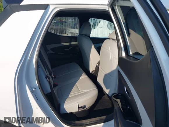 2025 Hyundai Santa Cruz SEL Activity z VIN 5NTJCDDE4SH138897, wystawiony jako IAAI lot #42972174 z przebiegiem 3 872 mil mil oraz . Historia ofert i sprzedaży dostępna na DreamBid. Obrazek 8.