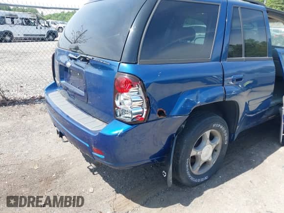2006 Chevrolet TrailBlazer LS с VIN 1GNDT13S562138133, выставлен на аукционе IAAI как лот 42346597 с пробегом 122 510 миль миль и . История ставок и продаж доступна на DreamBid. Изображение 13.
