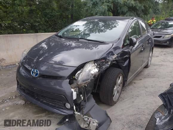 2013 Toyota Prius One z VIN JTDKN3DU7D1650632, wystawiony jako IAAI lot #42614062 z przebiegiem 89 249 mil mil oraz . Historia ofert i sprzedaży dostępna na DreamBid. Obrazek 2.