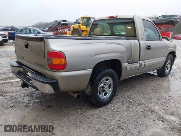 2000 Chevrolet Silverado 1500 LS с VIN 1GCEC14T5YZ212150, выставлен на аукционе IAAI как лот 41552486 с пробегом Не указан миль и . История ставок и продаж доступна на DreamBid. Изображение 4.