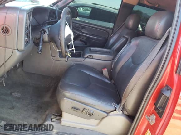 2006 Chevrolet Silverado SS с VIN 2GCEC19N961263523, выставлен на аукционе Copart как лот 79962234 с пробегом 203 070 миль миль и Списание • Salvage title. История ставок и продаж доступна на DreamBid. Изображение 7.
