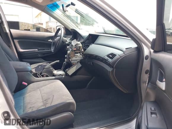 2012 Honda Accord LX Premium с VIN 1HGCP2F43CA179245, выставлен на аукционе IAAI как лот 42924518 с пробегом 108 740 миль миль и . История ставок и продаж доступна на DreamBid. Изображение 5.