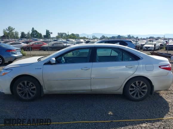 2015 Toyota Camry LE with VIN 4T1BD1FK9FU143327, listed as a IAAI auction lot 42444444 with 225,717 mi miles and . Bid and sale history available at DreamBid. Image 14.