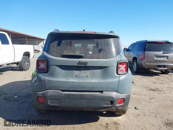 2017 Jeep Renegade Latitude z VIN ZACCJABB4HPG16935, wystawiony jako IAAI lot #41843666 z przebiegiem 37 835 mil mil oraz . Historia ofert i sprzedaży dostępna na DreamBid. Obrazek 16.