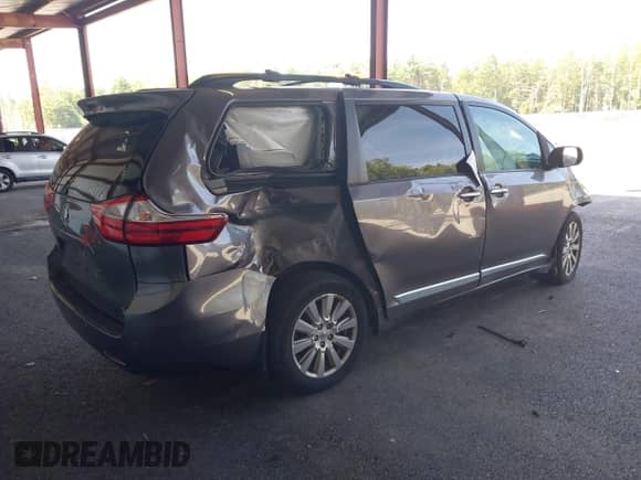 2017 Toyota Sienna XLE with VIN 5TDDZ3DCXHS160070, listed as a IAAI auction lot 42959158 with 69,069 mi miles and . Bid and sale history available at DreamBid. Image 4.