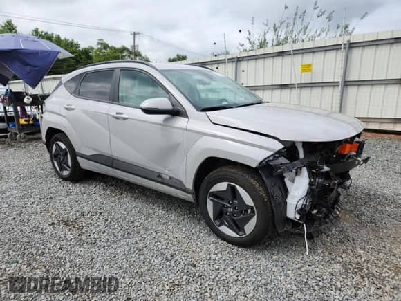 2025 Hyundai Kona SEL с VIN KM8HC3A65SU027183, выставлен на аукционе Copart как лот 64397365 с пробегом 4 114 миль миль и Списание • Salvage title. История ставок и продаж доступна на DreamBid. Изображение 4.