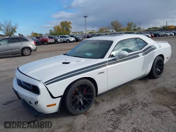2013 Dodge Challenger R/T Plus z VIN 2C3CDYBTXDH531266, wystawiony jako IAAI lot #43506450 z przebiegiem 74 712 mil mil oraz . Historia ofert i sprzedaży dostępna na DreamBid. Obrazek 2.
