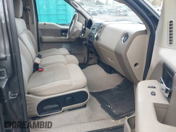 2005 Ford F-150 XLT z VIN 1FTPW14545FB16234, wystawiony jako IAAI lot #43503270 z przebiegiem 154 800 mil mil oraz . Historia ofert i sprzedaży dostępna na DreamBid. Obrazek 5.