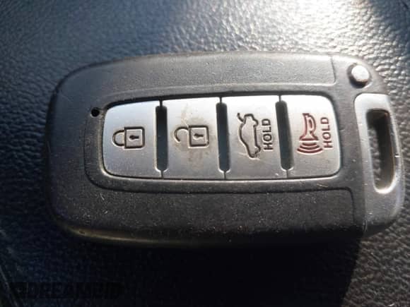 2013 Hyundai Sonata SE with VIN 5NPEC4AC3DH797690, listed as a IAAI auction lot 43486910 with 172,819 mi miles and . Bid and sale history available at DreamBid. Image 11.