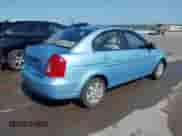2008 Hyundai Accent GLS z VIN KMHCN46C98U275101, wystawiony jako IAAI lot #42852550 z przebiegiem 109 360 mil mil oraz . Historia ofert i sprzedaży dostępna na DreamBid. Obrazek 4.