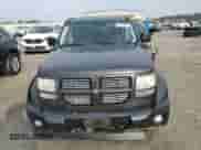 2010 Dodge Nitro SXT z VIN 1D4PU5GK5AW126847, wystawiony jako Copart lot #81720945 z przebiegiem 138 393 mil mil oraz Szkoda całkowita • Salvage title. Historia ofert i sprzedaży dostępna na DreamBid. Obrazek 5.