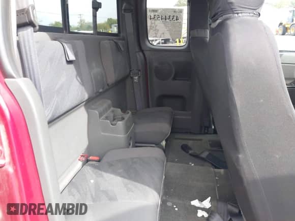 2005 Chevrolet Colorado LS Z71 с VIN 1GCDT196058195161, выставлен на аукционе IAAI как лот 43344534 с пробегом 153 950 миль миль и . История ставок и продаж доступна на DreamBid. Изображение 8.