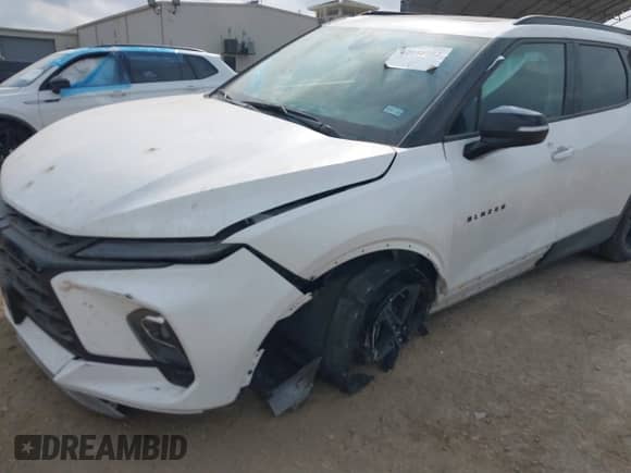 2024 Chevrolet Blazer LT с VIN 3GNKBDR43RS210038, выставлен на аукционе IAAI как лот 42144722 с пробегом 10 862 миль миль и . История ставок и продаж доступна на DreamBid. Изображение 6.