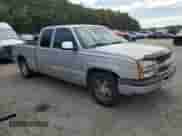 2004 Chevrolet Silverado 1500 LS z VIN 2GCEC19V741176054, wystawiony jako Copart lot #82657325 z przebiegiem 152 005 mil mil oraz Czysty tytuł • Clean title. Historia ofert i sprzedaży dostępna na DreamBid. Obrazek 4.