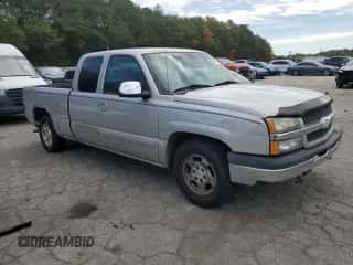 2004 Chevrolet Silverado 1500 LS z VIN 2GCEC19V741176054, wystawiony jako Copart lot #82657325 z przebiegiem 152 005 mil mil oraz Czysty tytuł • Clean title. Historia ofert i sprzedaży dostępna na DreamBid. Obrazek 4.