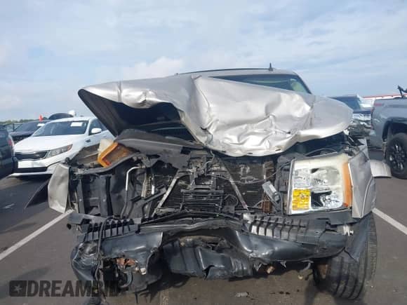 2006 Cadillac Escalade z VIN 1GYEC63N16R113932, wystawiony jako IAAI lot #43312771 z przebiegiem Nie podano mil oraz . Historia ofert i sprzedaży dostępna na DreamBid. Obrazek 6.