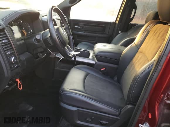 2017 Ram 1500 Rebel z VIN 1C6RR7YTXHS850780, wystawiony jako Copart lot #63870785 z przebiegiem 91 040 mil mil oraz Szkoda całkowita • Salvage title. Historia ofert i sprzedaży dostępna na DreamBid. Obrazek 7.