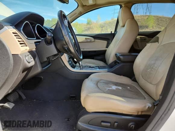 2011 Chevrolet Traverse LTZ with VIN 1GNKVLED6BJ261421, listed as a Copart auction lot 84429795 with 177,290 mi miles and Clean title. Bid and sale history available at DreamBid. Image 7.