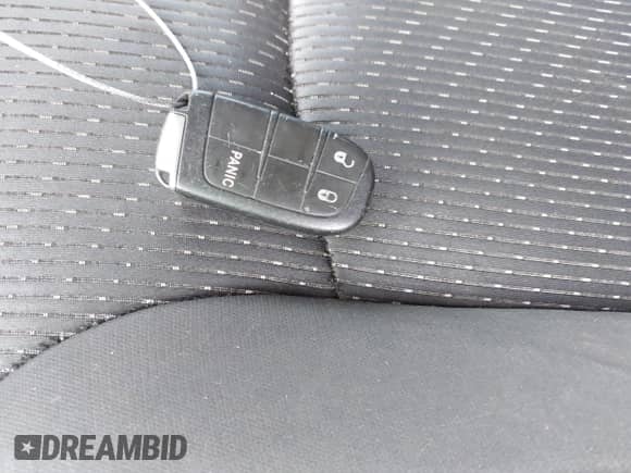 2017 Dodge Journey SE z VIN 3C4PDCAB9HT636922, wystawiony jako IAAI lot #43398742 z przebiegiem 179 646 mil mil oraz . Historia ofert i sprzedaży dostępna na DreamBid. Obrazek 11.