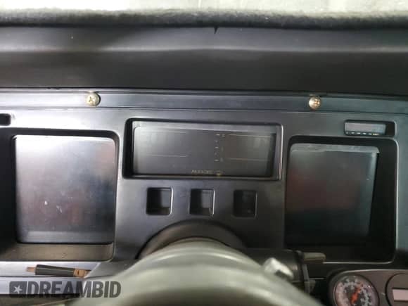 1981 Chevrolet Corvette с VIN 1G1YY2181J5109642, выставлен на аукционе Copart как лот 57583065 с пробегом Не указан миль и Чистый • Clean title. История ставок и продаж доступна на DreamBid. Изображение 9.