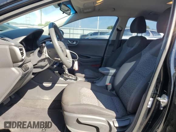 2017 Hyundai Ioniq Blue с VIN KMHC65LC1HU026279, выставлен на аукционе Copart как лот 63283365 с пробегом 141 282 миль миль и Списание • Salvage title. История ставок и продаж доступна на DreamBid. Изображение 7.